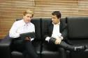 O presidente da Celepar, Jacson Carvalho Leite apresenta ao presidente da Prodep, José Alipio Jr, soluções de TI desenvolvidas no Paraná