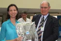 Carla Maria Cardoso da Silva homenageada pelos seus 15 anos de serviços prestados na Celepar. 