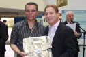 Laucimar da Cunha homenageado pelos seus 35 anos de serviços prestados na Celepar. 