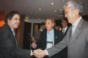 Na foto o Joaquim José Fernandes da Costa Junior (ATI/PE), cumprimenta o representante do governador Beto Richa no evento, o secretário do Planejamento e Coordenação Geral, Cassio Taniguchi, presidente do Conselho de Administração da Celepar e do Conselho Estadual de Informação e Telecomunicações (COSIT) e o diretor-presidente da Celepar, Jacson Carvalho Leite atual presidente do Conselho Fiscal da diretoria da Associação Brasileira de Entidades Estaduais de Tecnologia da Informação e