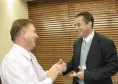 O presidente Jacson Carvalho Leite e o major Antônio Hiller tratam da modernização tecnológica da Defesa Civil do Paraná