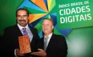 Renato Rodrigues e Jacson Carvalho Leite na premiação do Índice Brasil de Cidades Digitais