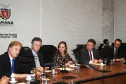 O presidente da Celepar, Jacson Carvalho Leite; o chefe de gabinete da Secretaria da Segurança Pública, Walter Gonçalves; a secretária de Administração e Previdência, Dinorah Nogara; o diretor do Instituto de Identificação do Paraná, Newton Tadeu Rocha e o coordenador gestor do Sistema Nacional de Registro de Identificação Civil/Projeto RIC, Hélvio Pereira Peixoto, no encerramento do Encontro sobre o uso da tecnologia biométrica no Estado do Paraná