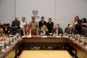 A governadora Cida Borghetti assinou nesta segunda-feira (23), durante a reunião do secretariado, no Palácio Iguaçu, um decreto que padroniza os procedimentos de atendimento e deixa de exigir dos usuários informações que já estão na base de dados do Estado. A ideia é  diminuir a burocracia e facilitar o atendimento dos órgãos públicos estaduais aos cidadãos. 