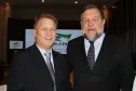 O presidente da Celepar, Jacson Carvalho Leite na reunião com o vice-governador Flávio Arns, no Gabinete de Gestão e Informações