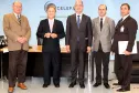 Lucio Alberto Hansel, diretor administrativo-financeiro da Celepar, o presidente Jacson Carvalho Leite, o presidente do Sindafep, Agenor Carvalho Dias, o vice-presidente do Sindafep, João Marcos de Souza e o coordenador-geral do PGP-PR, Laerzio Chiesorin Junior