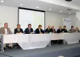Representates de vários segmentos da sociedade compõem a mesa de abertura do evento