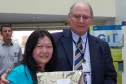 Keiko Shinohara homenageada pelos seus 35 anos de serviços prestados na Celepar. 