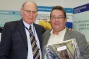 Paulo Alcion de Oliveira homenageado pelos seus 35 anos de serviços prestados na Celepar. 
