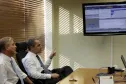 O presidente da Celepar, Jacson Carvalho Leite e o delegado geral da Polícia Civil, Marcus Vinicius da Costa Michelotto avaliam soluções de tecnologia da informação e inteligência para a área de segurança no Estado
