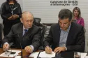 Governador Beto Richa lança o aplicativo "Menor Preço - Nota Paraná" e entrega prêmios do programa. Presentes os secretários estaduais, da Fazenda, Mauro Ricardo Costa e da Comunicação Social, Marcio Villela, presidente da Celepar, Jacson Carvalho, presidente da Assembleia Legislativa, deputado Ademar Traiano e os deputados estaduais Marcio Paulik e Claudia Pereira. Curitiba, 29/11/2016. Foto: Pedro Ribas/ANPr