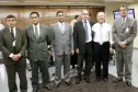 O presidente Jacson Carvalho Leite, segundo da direita para a esquerda, recebe na Celepar os delegados da Polícia Civil: Sivanei de Almeida Gomes, Demetrius Gonzaga, Eduardo Castela, Marcus Vinicius Michelotto e Gutemberg Ribeiro