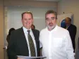 O funcionário da CELEPAR, Elcio Jorge Marcowcz, comemorando seus 20 anos de serviços prestados para a empresa, os nossos agradecimentos, ao seu lado o diretor de serviços IP e multímidia, Cláudio Crossetti Dutra