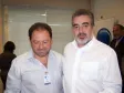 O funcionário da CELEPAR, Paulo Roberto Rosa, comemorando seus 20 anos de serviços prestados para a empresa, os nossos agradecimentos, ao seu lado o diretor de serviços IP e multímidia, Cláudio Crossetti Dutra