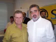 O funcionário da CELEPAR, Araldo Sebastião Chula dos Santos, comemorando seus 30 anos de serviços prestados para a empresa, os nossos agradecimentos, ao seu lado o diretor de serviços IP e multímidia, Cláudio Crossetti Dutra 