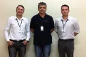 Os empregados da Celepar - Maringá envolvidos neste projeto: Fernando Suzarte Schiavon (técnico de Redes Computacionais), Marcio Costa (técnico de Redes Computacionais) e Rodolfo Zanardi Loiola (supervisor da Regional)