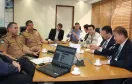 O presidente Jacson Carvalho Leite coordena reunião de apresentação do BI desenvolvido pela Celepar ao BPTran
