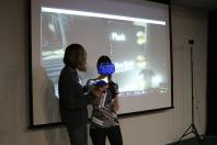 No aniversário da Celepar, empregados participam de ação com games e realidade virtual e doam caixas de leite para associação