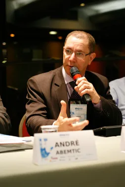 Participante da 117ª Reunião Ordinária do Conselho das Associadas da Associação Brasileira de Entidades Estaduais de Tecnologia da Informação e Comunicação (Abep) em Curitiba/PR, nos dias 09 e 10 de fevereiro de 2012
