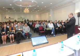 Lançamento do Sistema Estadual de Informação em Vigilância Sanitária do Paraná-SIEVISA. Paulo Santana,Chefe do CEVS/SESACuritiba,10/11/2015