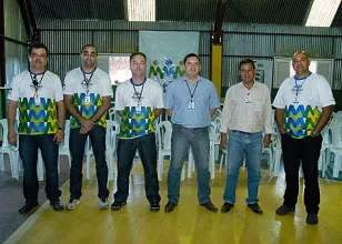 Equipe da Regional da CELEPAR de Ponta Grossa, juntamente com o apoio de técnicos das Regionais de Maringá e Curitiba participam da montagem e suporte do Evento Mutirão da Cidadania - Paraná em Ação, realizado no Município de Ortigueira - Abril de 2013. — com Roberto Tonete, Valderi Pereira da Silva, Leandro Martins e Alzemar Venancio.