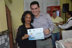 Mais 20 idosos de Assaí/PR recebem certificados do curso de Inclusão Social