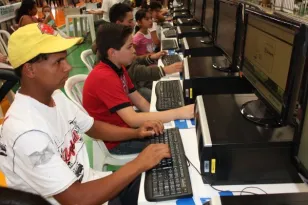 Programa de inclusão digital da Celepar é sucesso em Cascavel