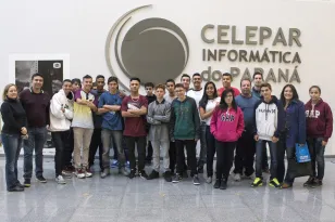 Alunos da cidade de Ibaiti conhecem a Celepar 