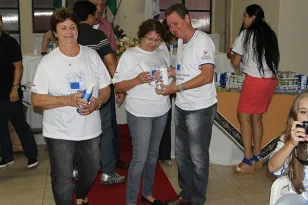 Até tapete vermelho na formatura dos idosos em Nova Esperança