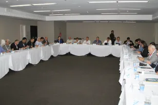 Fórum de Curitiba reforça cooperação entre associadas da Abep