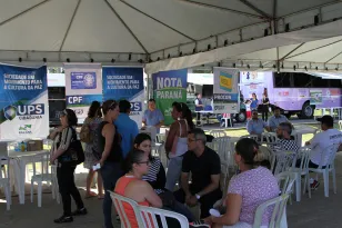 Celepar participa do UPS Cidadania na comunidade do Novo Mundo