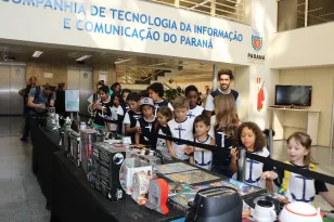 Celepar abre suas portas para as crianças o projeto social Formação Endurance