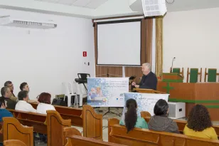 Parceria da Celepar com igrejas Presbiteriana e Batista leva curso à terceira idade