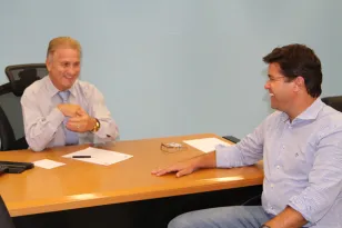 Reunião com deputado estadual Guto Silva discute soluções para gestão estadual 