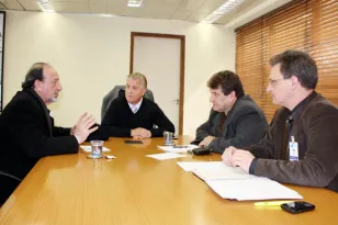 Mutirão coordenado pela Celepar vai digitalizar 1.650 mil documentos da Jucepar 