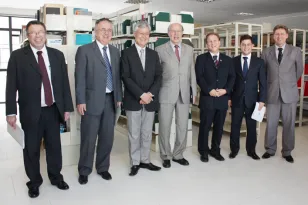 A última reunião do ano do Cosit contou com a presença dos seguintes conselheiros: Sérgio de Jesus Vieira, diretor geral da SETI; Jorge Sebastião de Bem, diretor geral da SEAP; Cassio Taniguchi, secretário da Fazenda, Luiz Carlos Hauly; Jacson Carvalho Leite, Sebastião Henrique de Medeiros, chefe de gabinete da Casa Civil e do secretário de Controle Interno, Mauro Munhoz