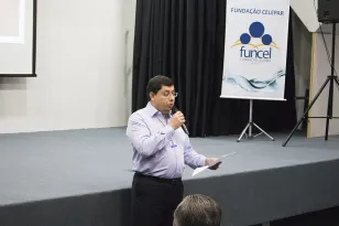 Programa Minha Escolha promove palestra sobre economia e mercado na Celepar