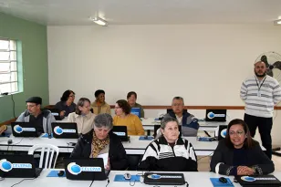 Parceria Celepar e Paróquia N.S. da Visitação levou curso de informática ao Bairro do Boqueirão