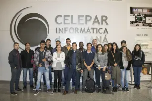 Celepar recebe estudantes do Colégio Maria Aguiar Teixeira em visita institucional