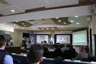 Empregados da Celepar discutem sobre a importância no uso de tecnologia durante evento em Guaratuba