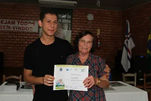 Curso de acesso à internet e redes sociais: prefeito de Palotina elogia a Celepar