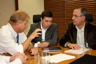 Diretor de Operações da Celepar, Luiz Fernando Ballin Ortolani, Jacson Leite e Rene Pereira da Costa