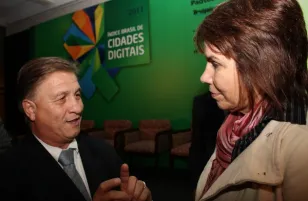 Presidente da Celepar, Jacson Carvalho Leite e a secretária de Inclusão Digital do Ministério das Comunicações, Lygia Pupatto