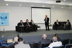 Desafios do governo no mundo digital são debatidos na Celepar
