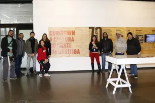 Celeparianos conhecem cultura e história do skate de Curitiba em visita a museu