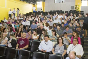 Peça Money, Monkey, Money foi apresentada para funcionários da Copel