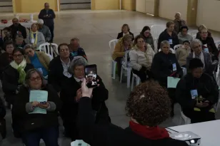 Curso Básico de Smartphone da Celepar promove inclusão de mais 51 idosos no  mundo digital