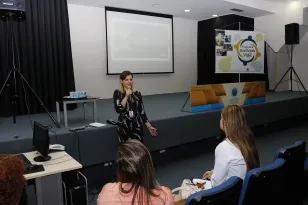 Celepar promove palestra de conscientização ao combate do alcoolismo