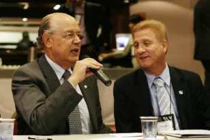 O secretário da Fazenda, Luiz Carlos Hauly e o presidente da Celepar, Jacson Carvalho Leite participaram de várias reuniões de trabalho em 2012, sempre no sentido de gerar soluções tecnologia da informação e comunicação, voltadas à modernização da gestão financeira no Estado   