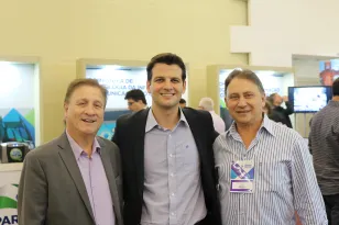 Prefeitos do Paraná conhecem as soluções da Celepar voltadas aos municípios